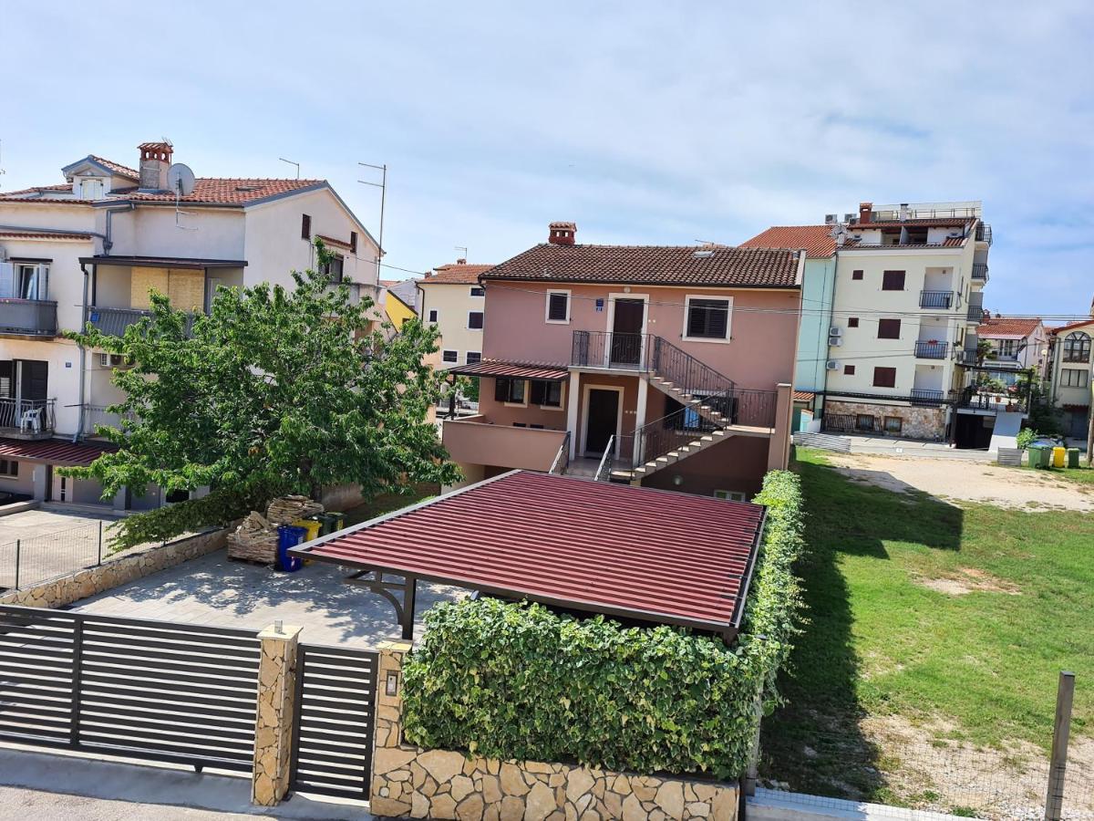 Apartments Denis & Lucija ロヴィニ エクステリア 写真