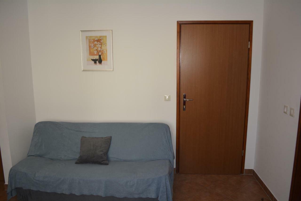 Apartments Denis & Lucija ロヴィニ エクステリア 写真